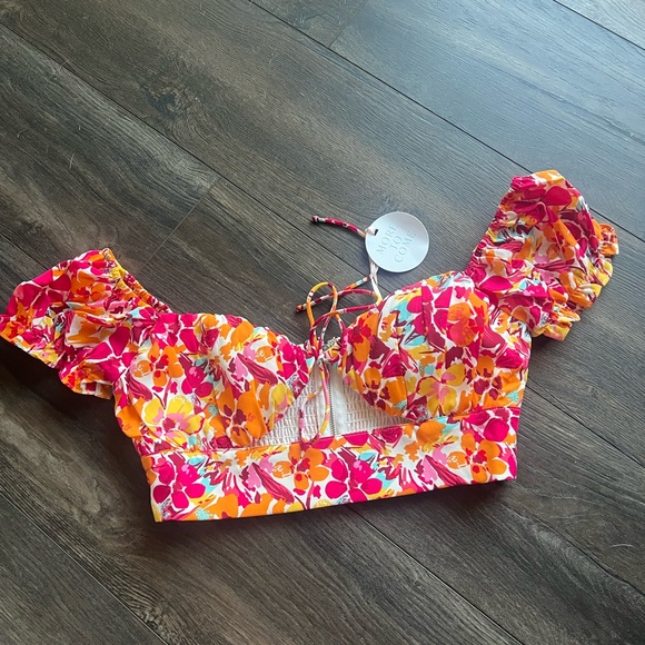 Floral off the shoulder Crop Top - Picture 6 of 6